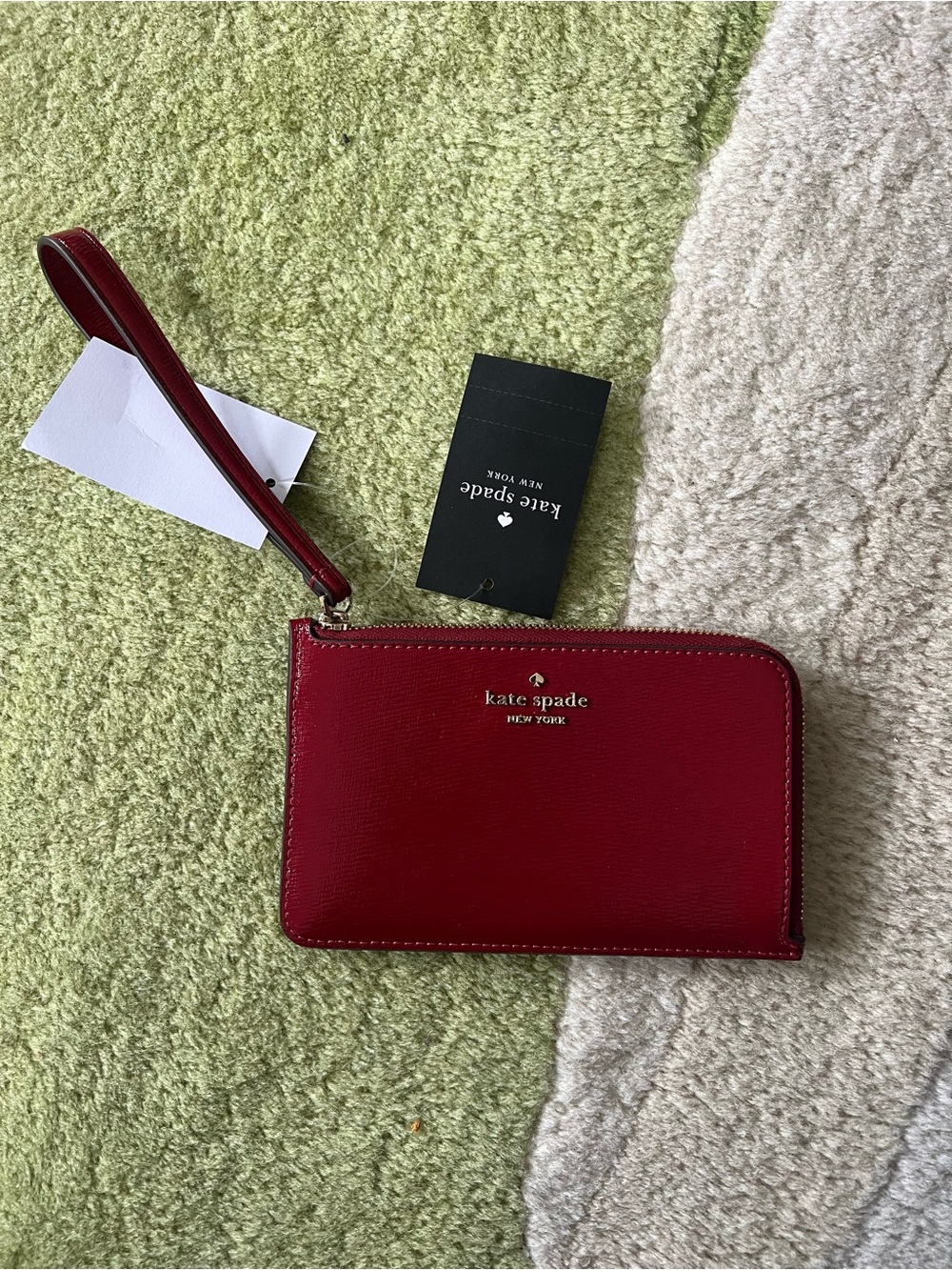 Kate Spade NY Lucy Small L-zip Wristlet Bright Red Metallic Leather MSRP $129